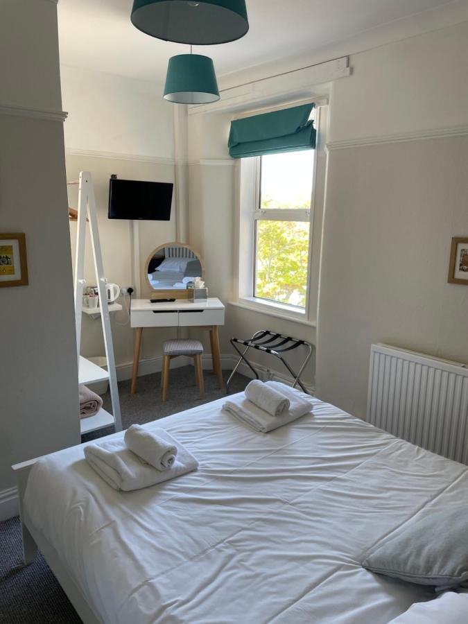 Hayward'S At The Grasmere Киншем Экстерьер фото