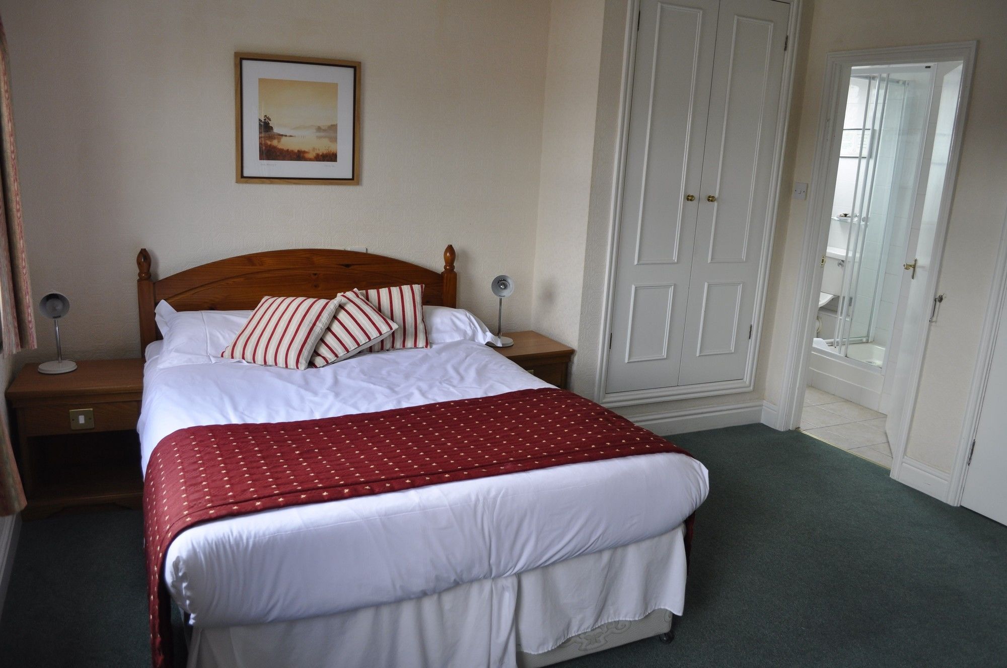 Hayward'S At The Grasmere Киншем Экстерьер фото