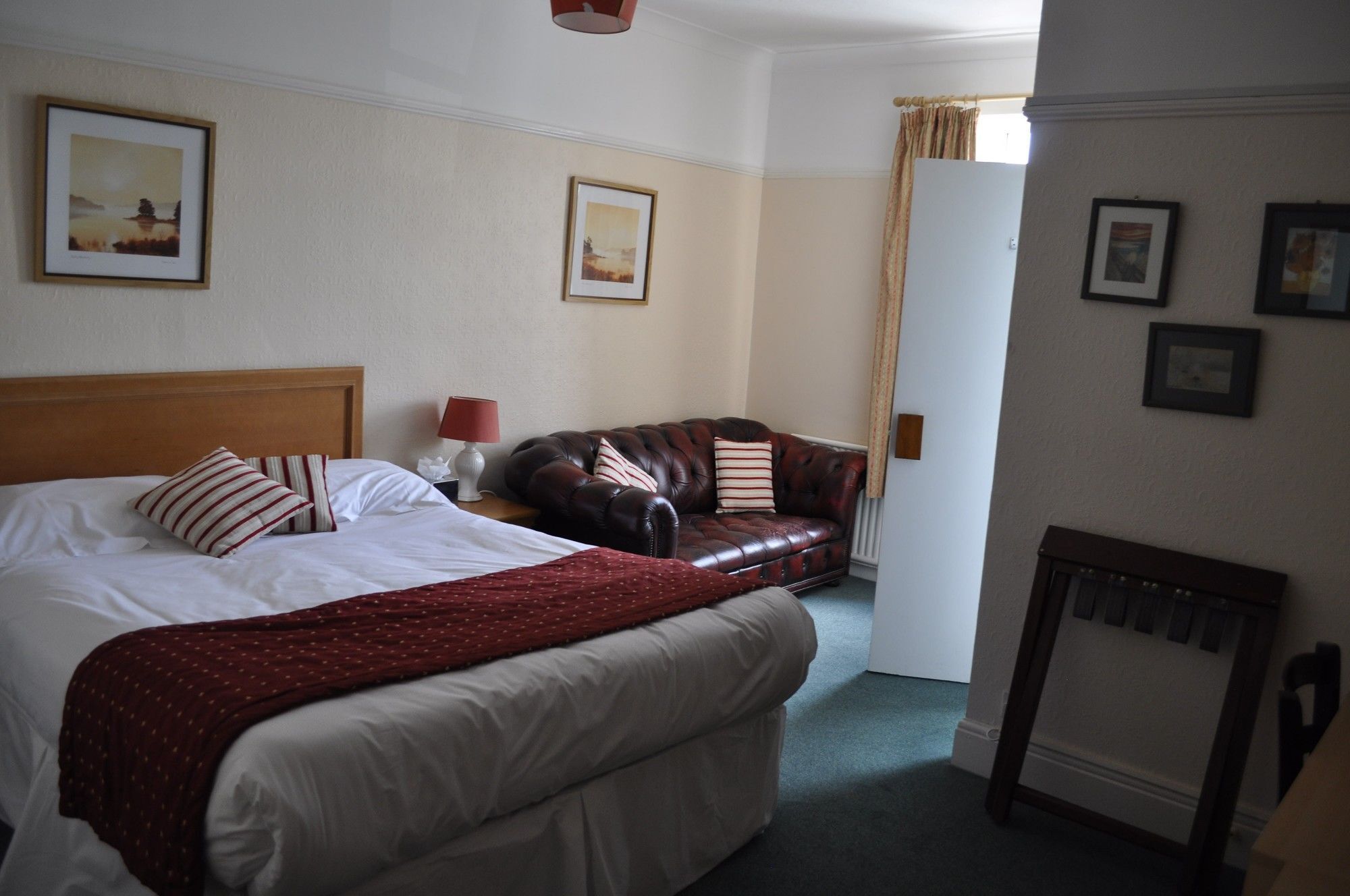 Hayward'S At The Grasmere Киншем Экстерьер фото