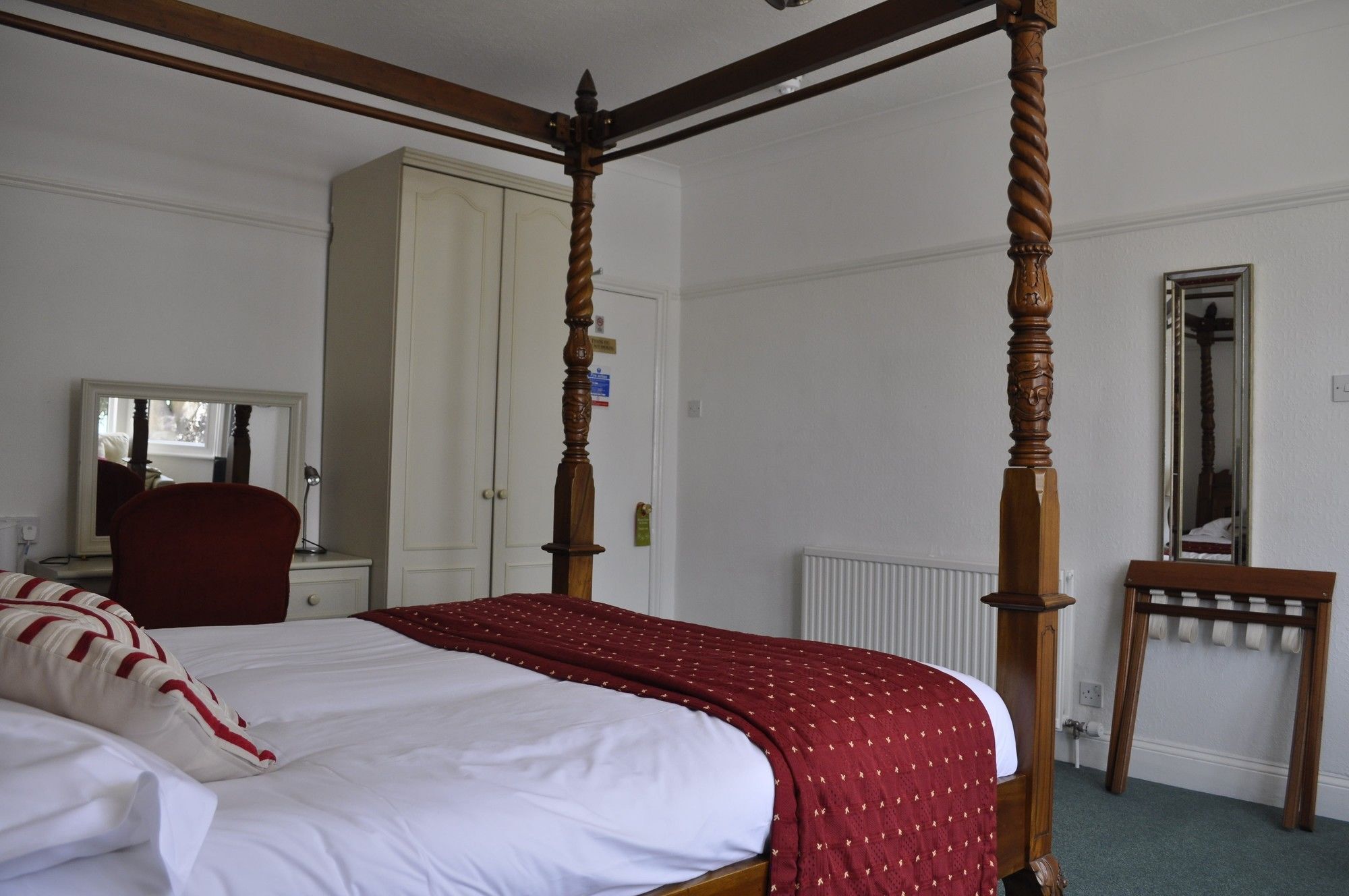 Hayward'S At The Grasmere Киншем Экстерьер фото